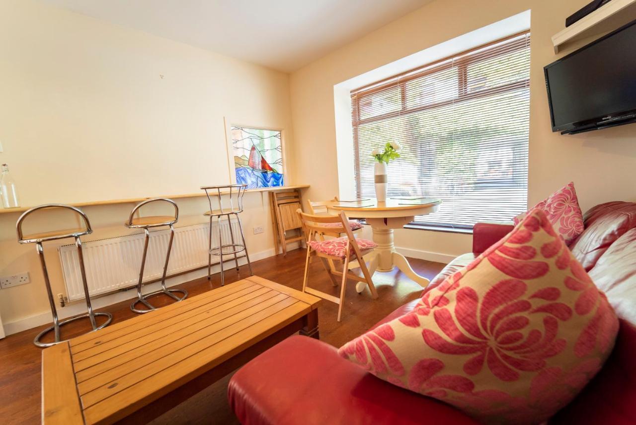 Charming City Centre Guest House Голуэй Экстерьер фото